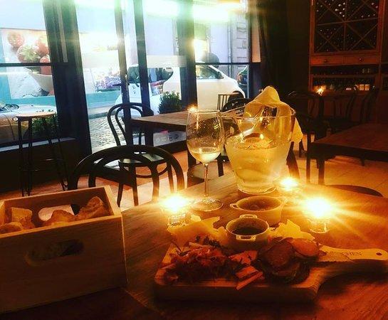 Lagrima Wine Bar