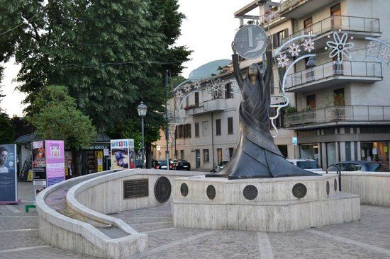 Monumento alla Lira